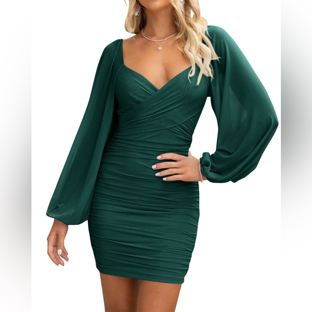 NEW! BTFBM Size M Green Ruched Mini Dress with Balloon Sleeves